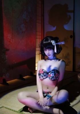衣袖红镶边